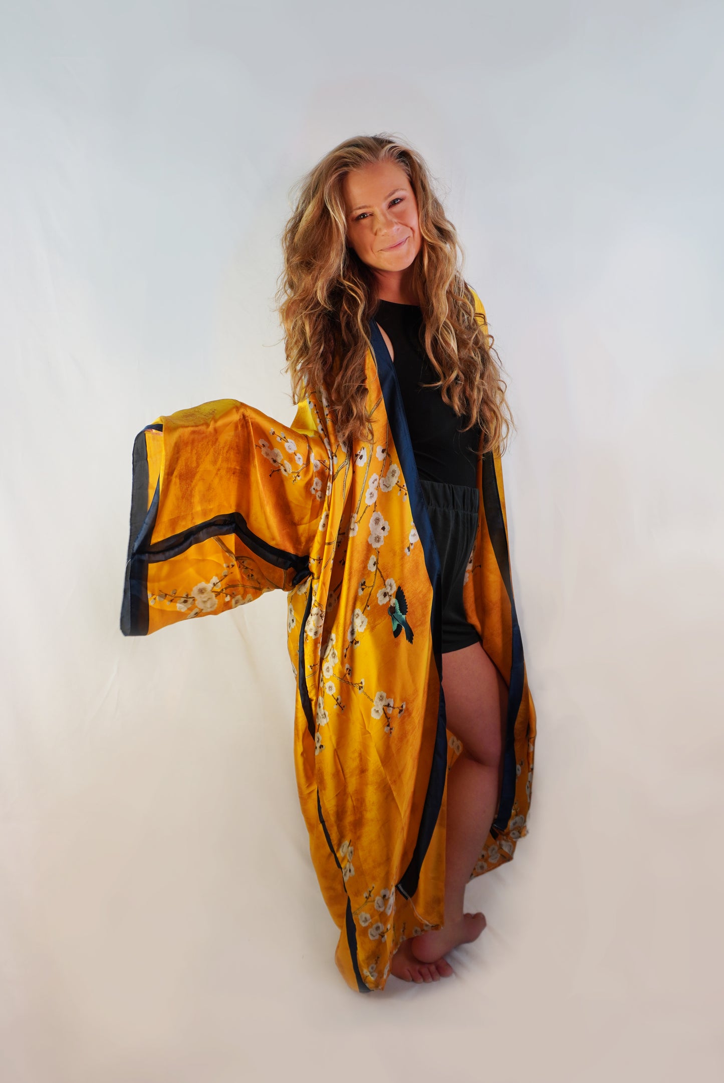 Gold blossom kimono from the side, Leo Wood