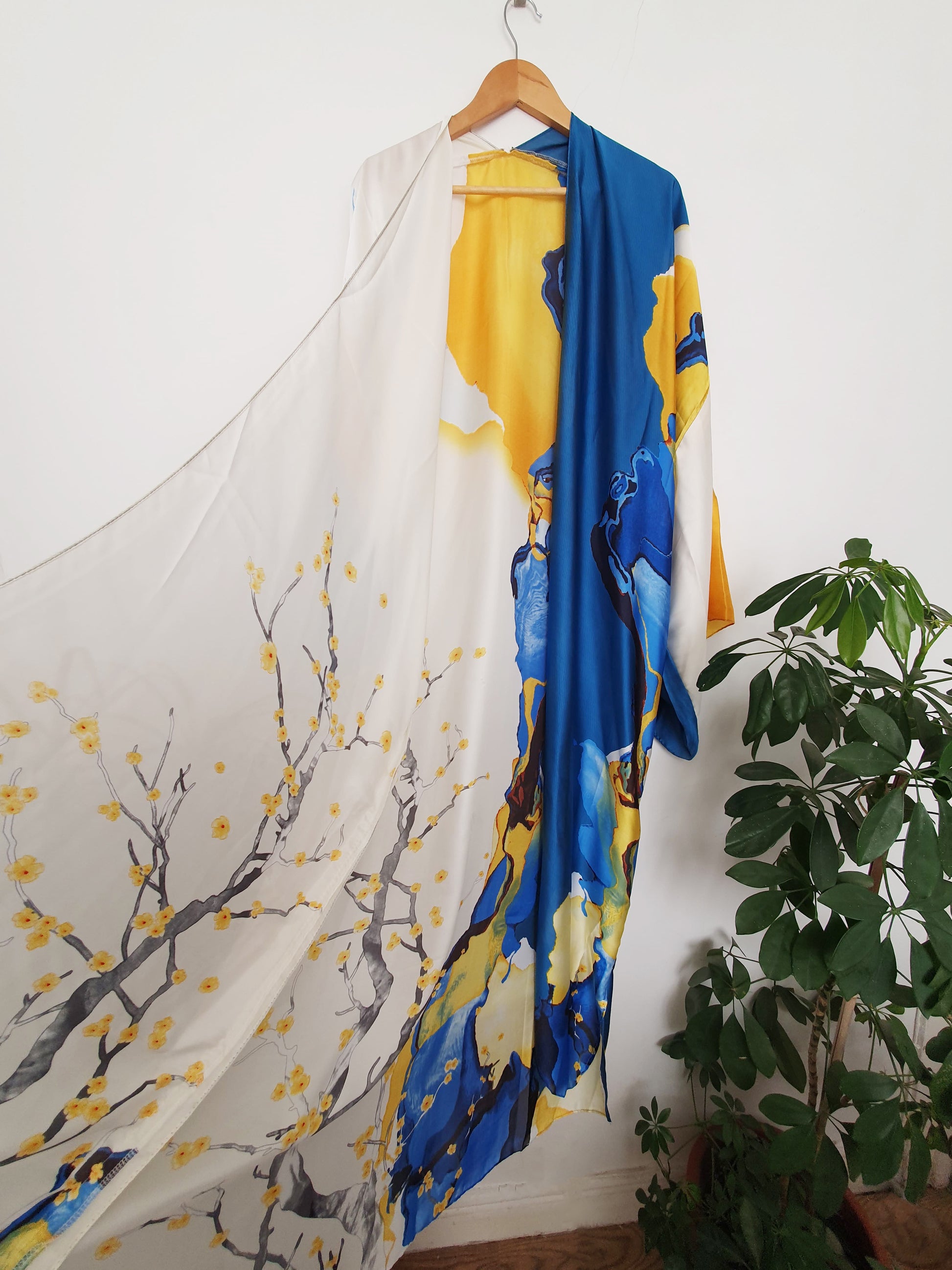 Abstract silk blue and yellow kimono - inside fabric